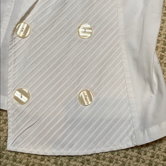 White fashion blouse - Picture 3 of 6